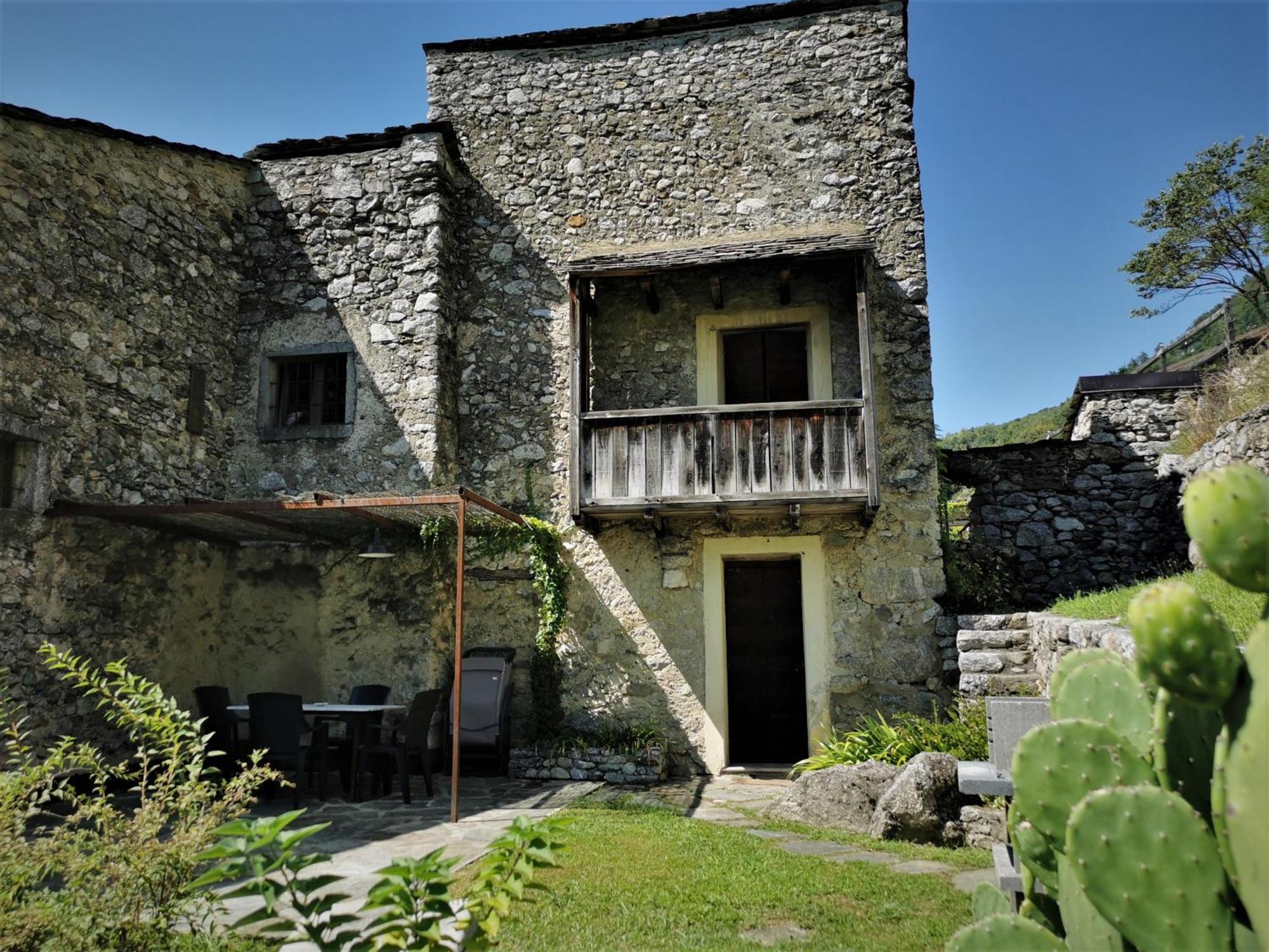 Villa Borgo Selvapiana Morbegno Exterior foto