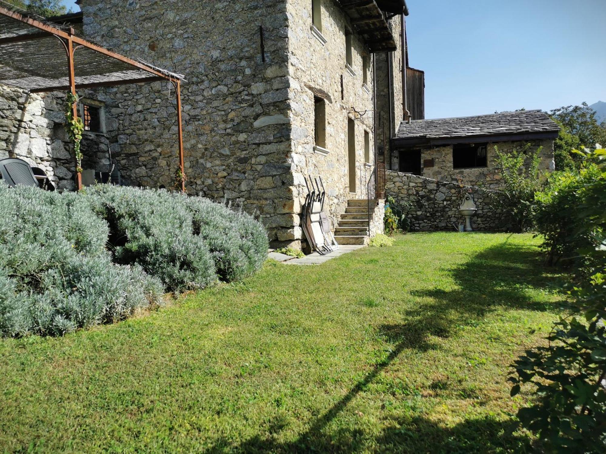 Villa Borgo Selvapiana Morbegno Exterior foto
